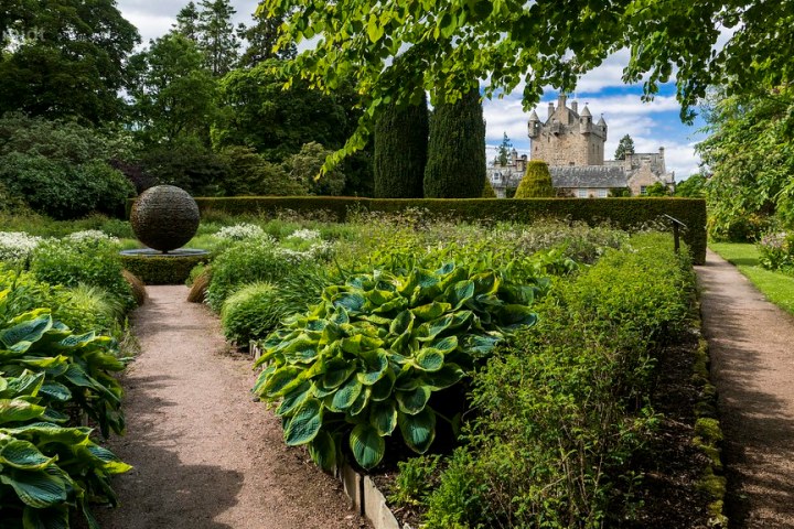 3-Castles-Cawdor-Castle-Gardens